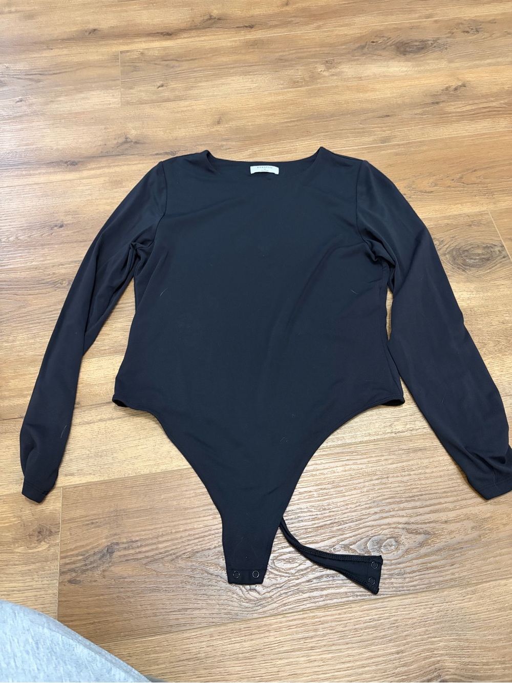 Aritzia Babaton Contour Longsleeve Bodysuit